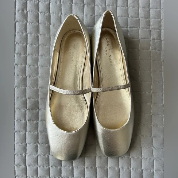 Brand New! Marc Fisher “Urella” Gold Mary Jane Flats - Picture 2 of 9